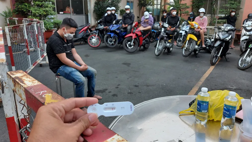 Bắt nhóm “quái xế”, phát hiện 5 người mắc Covid-19 ảnh 4