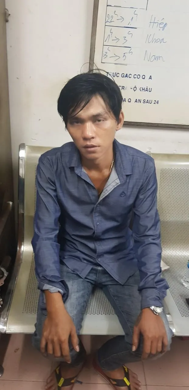 Bắt kẻ đột nhập cửa hàng kinh doanh lấy trộm tài sản trị giá hơn 200 triệu đồng ảnh 1