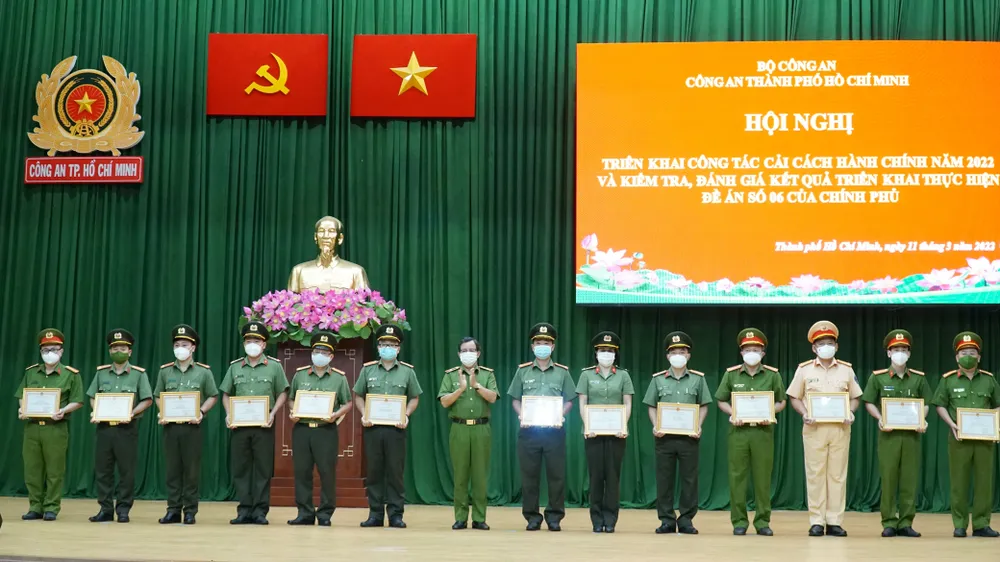 TPHCM: Vẫn còn 156.356 thẻ CCCD chưa trả đến người dân ảnh 2