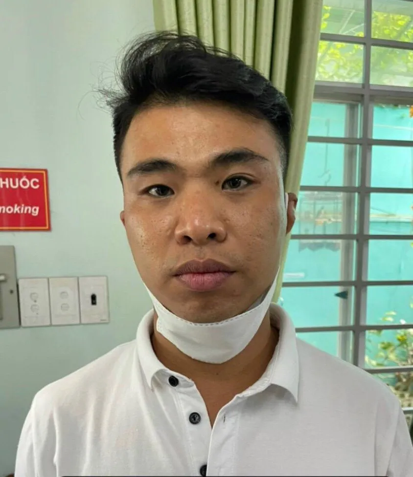 2 đối tượng gây ra 3 vụ cướp giật liên quận trong vài giờ ở TPHCM ảnh 3