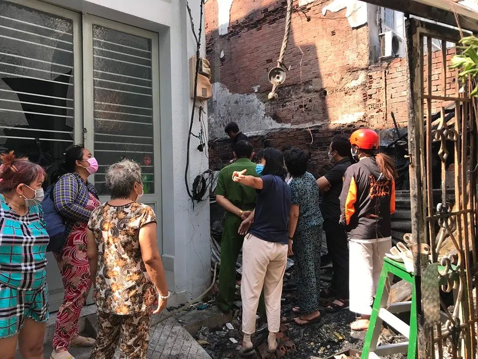 Điều tra vụ nghi mâu thuẫn tình cảm đốt nhà bạn gái ảnh 1