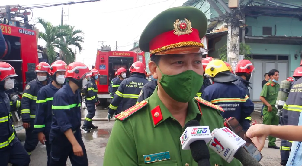 Hơn 860 người tham gia diễn tập chữa cháy ở khu dân cư huyện Bình Chánh ảnh 14