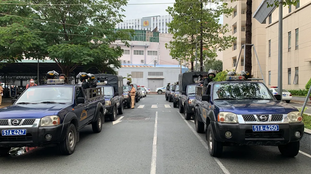 Công an TPHCM ra quân đảm bảo giao thông dịp nghỉ lễ và SEA Games 31 ảnh 4