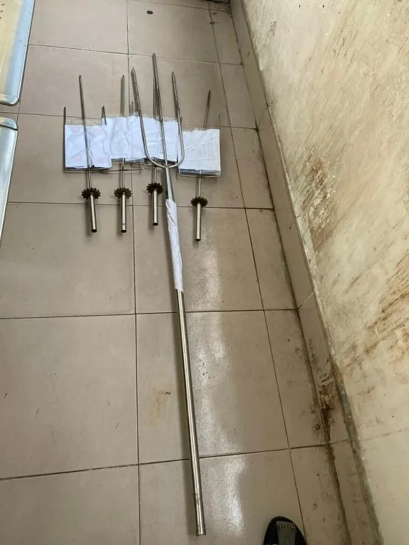 Bắt nhóm thanh niên cầm ba chĩa đâm người rồi cướp xe ảnh 2