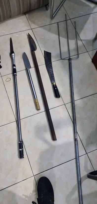 Ngăn chặn 2 nhóm thanh thiếu niên mang hung khí hẹn nhau "nói chuyện" ảnh 2