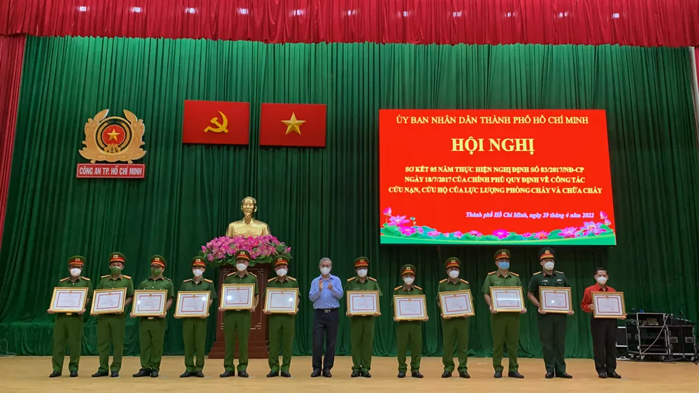 Công an TPHCM sơ kết 5 năm về công tác cứu nạn cứu hộ ảnh 4