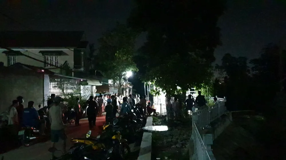 Hai cháu bé tử vong dưới kênh nước ở quận 12 ảnh 1