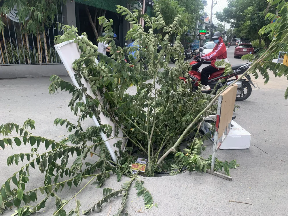 “Hố tử thần” xuất hiện giữa giao lộ tại TP Thủ Đức ảnh 5