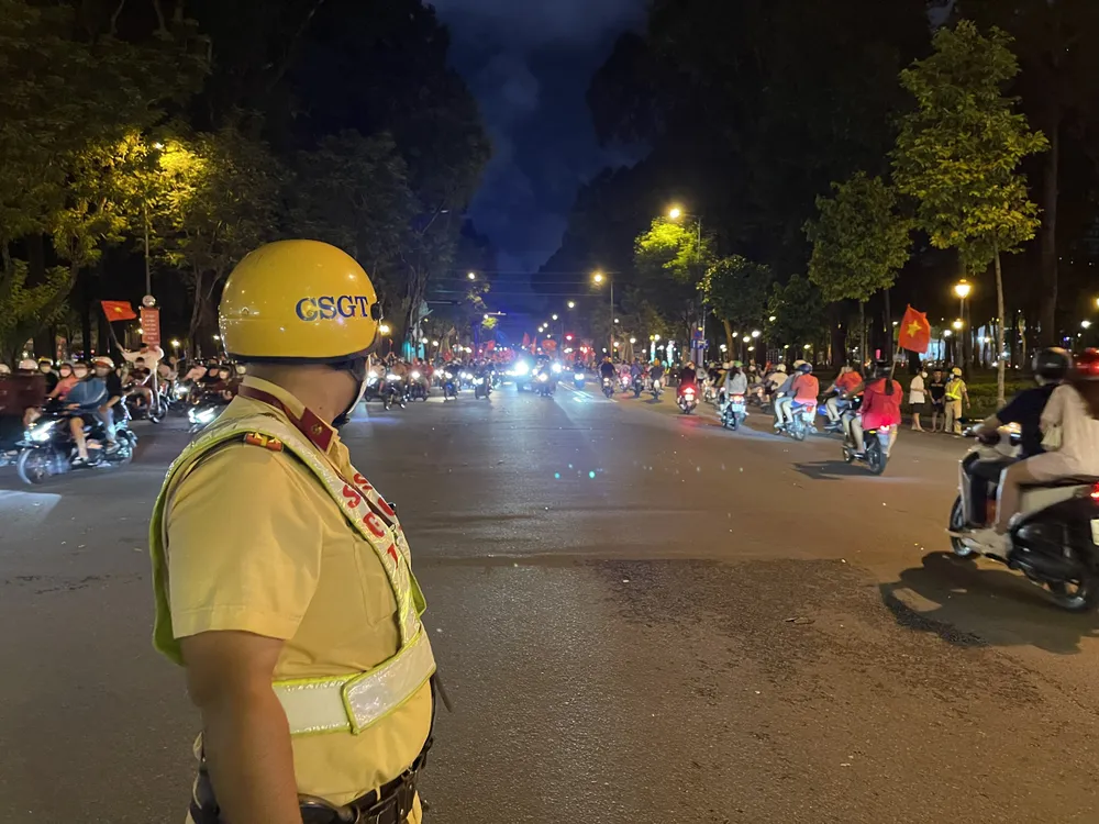 TPHCM: “Đi bão” sau trận chung kết, hơn 100 phương tiện bị tạm giữ ảnh 6