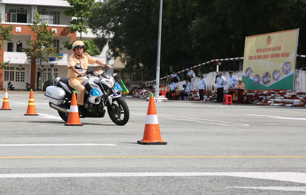 64 đội CSGT hội thi lái xe giỏi và an toàn 2022 ảnh 16