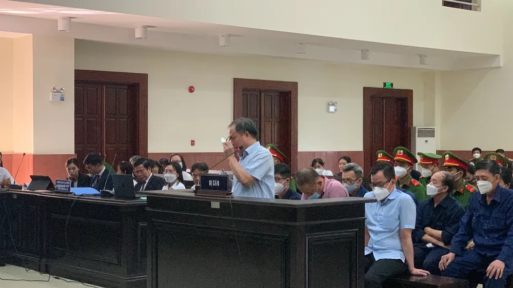 Bị cáo Tất Thành Cang bật khóc khi nói lời sau cùng ảnh 3