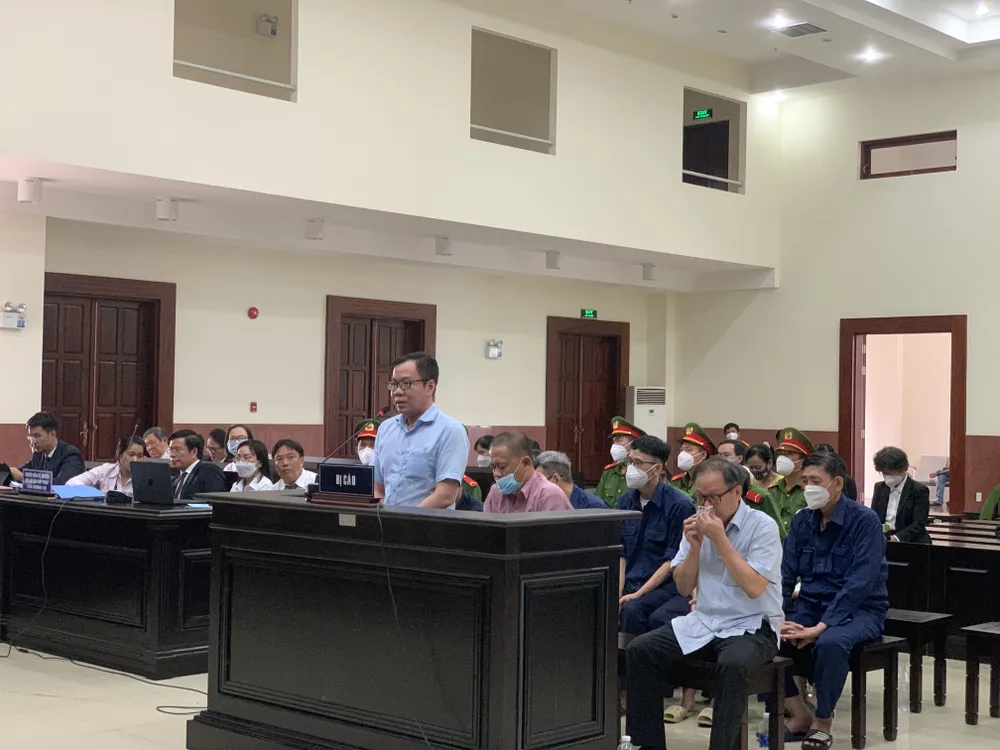 Bị cáo Tất Thành Cang bật khóc khi nói lời sau cùng ảnh 4