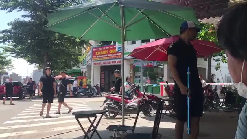 Nhóm giang hồ dùng hung khí chém 2 người bị thương ở TP Thủ Đức ảnh 2