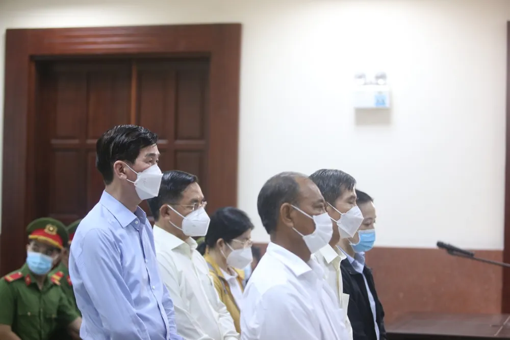 Bị cáo Trần Vĩnh Tuyến, bị cáo Lê Tấn Hùng được giảm 1 năm tù ảnh 2