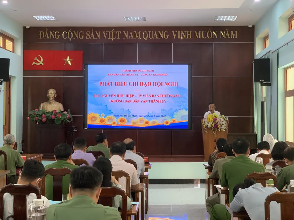 Ký kết phối hợp giữa Ban Dân vận Thành ủy TPHCM và Công an TPHCM  ảnh 1