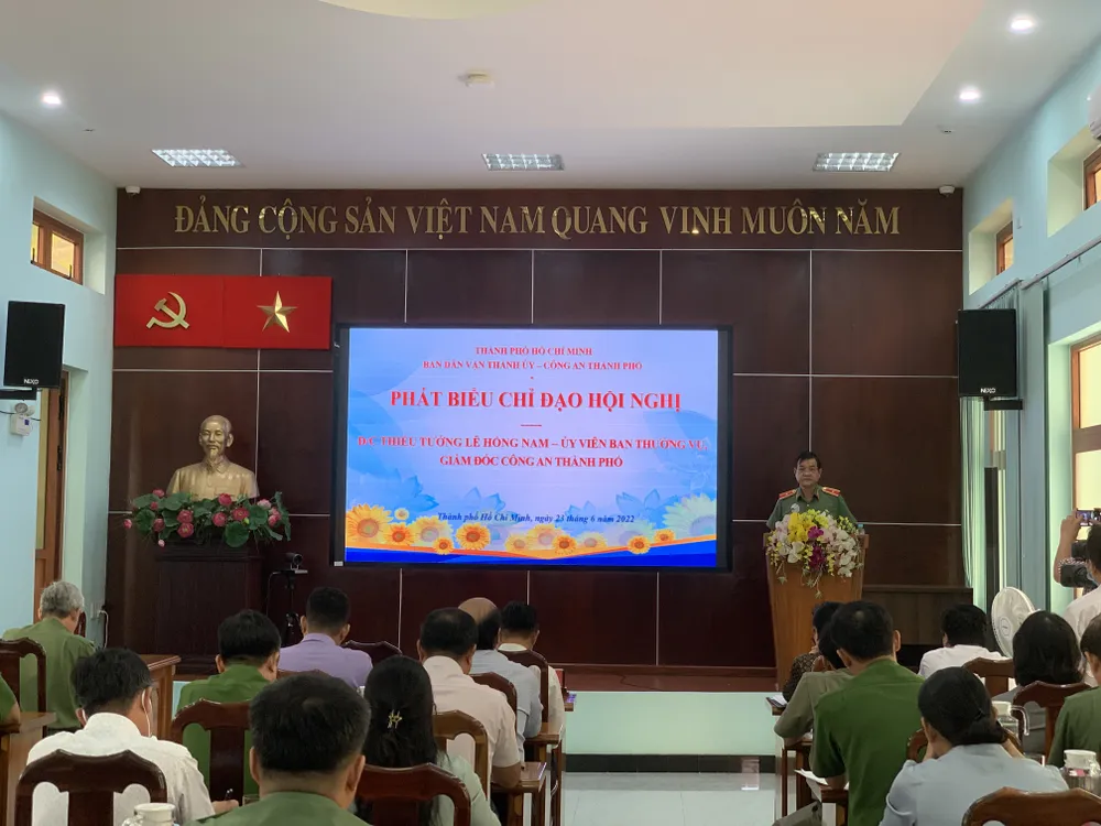 Ký kết phối hợp giữa Ban Dân vận Thành ủy TPHCM và Công an TPHCM  ảnh 2