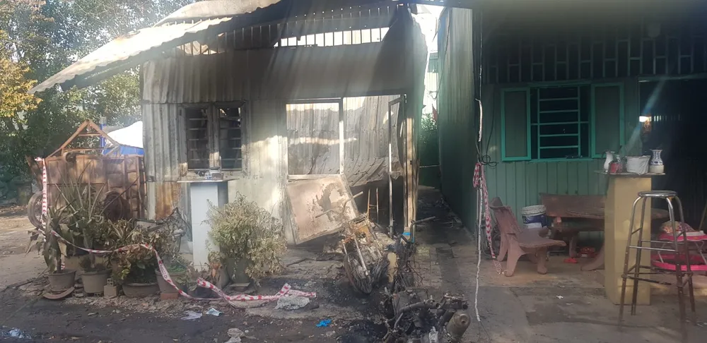 Vụ phóng hỏa khiến 2 chị em tử vong: Nhiều người dân nghe tiếng trẻ em khóc thét ảnh 2