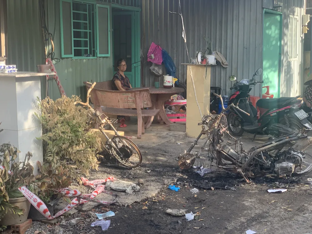 Vụ phóng hỏa khiến 2 chị em tử vong: Nhiều người dân nghe tiếng trẻ em khóc thét ảnh 3