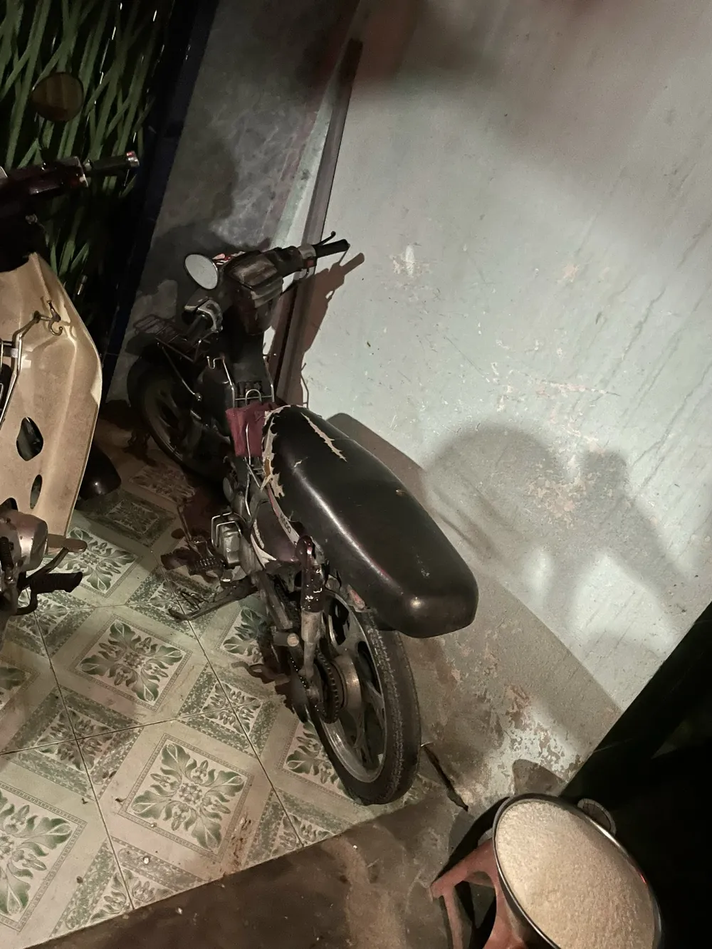 Kẻ dùng súng giả khống chế người phụ nữ để cướp vàng khai gì? ảnh 5