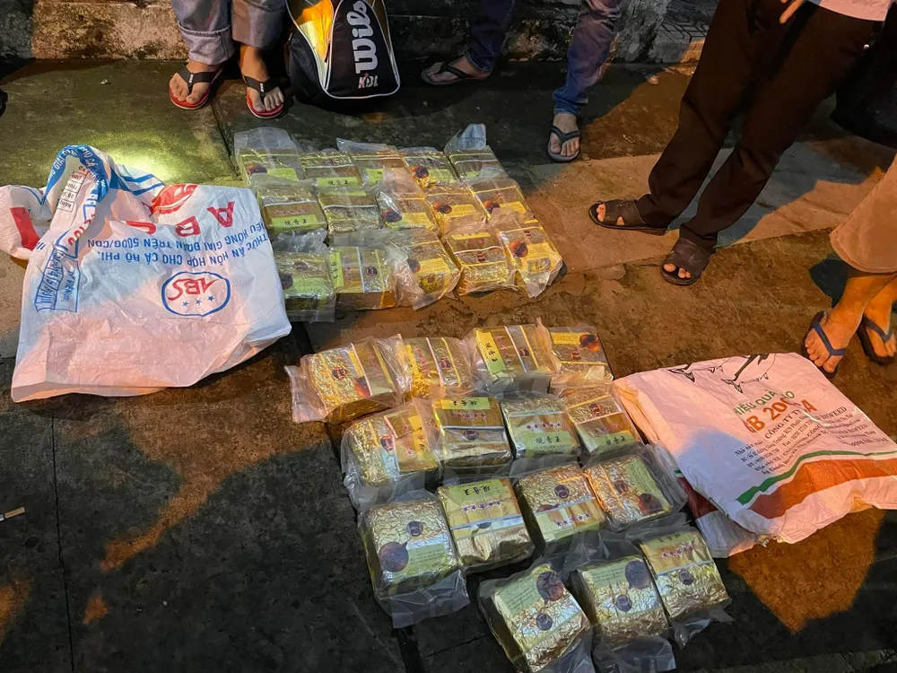 Triệt phá đường dây ma túy “khủng” từ Campuchia về TPHCM ảnh 3