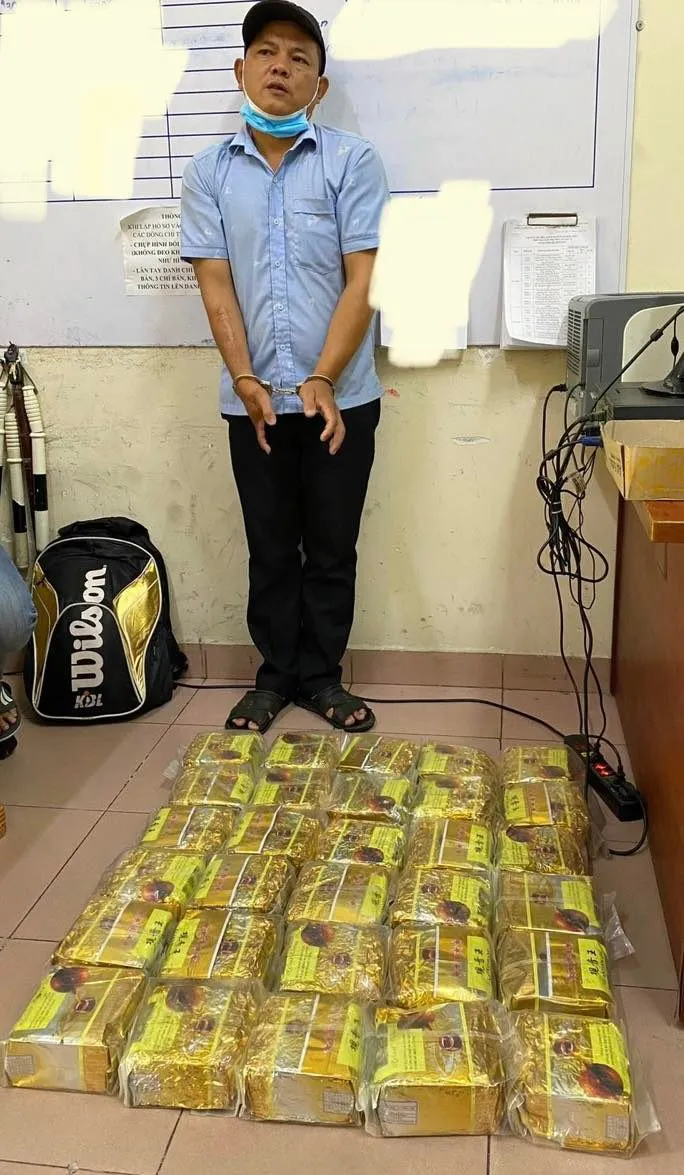 Triệt phá đường dây ma túy “khủng” từ Campuchia về TPHCM ảnh 1