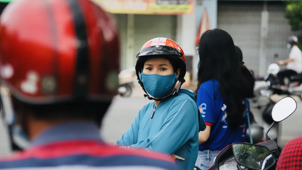 CSGT dùng xe đặc chủng hỗ trợ thí sinh bị hỏng xe đến điểm thi kịp giờ thi ảnh 9