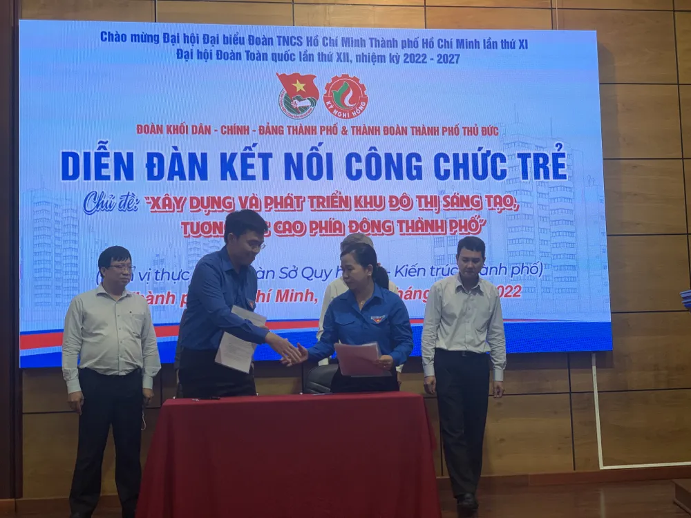 Diễn đàn kết nối công chức trẻ - Xây dựng và phát triển khu đô thị sáng tạo tương tác cao phía Đông Thành phố ảnh 3