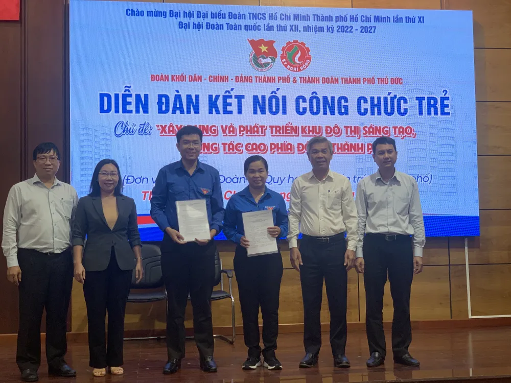 Diễn đàn kết nối công chức trẻ - Xây dựng và phát triển khu đô thị sáng tạo tương tác cao phía Đông Thành phố ảnh 4