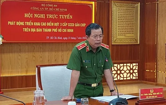 Công an TPHCM tổ chức cao điểm đợt 3 cấp CCCD gắn chip ảnh 2