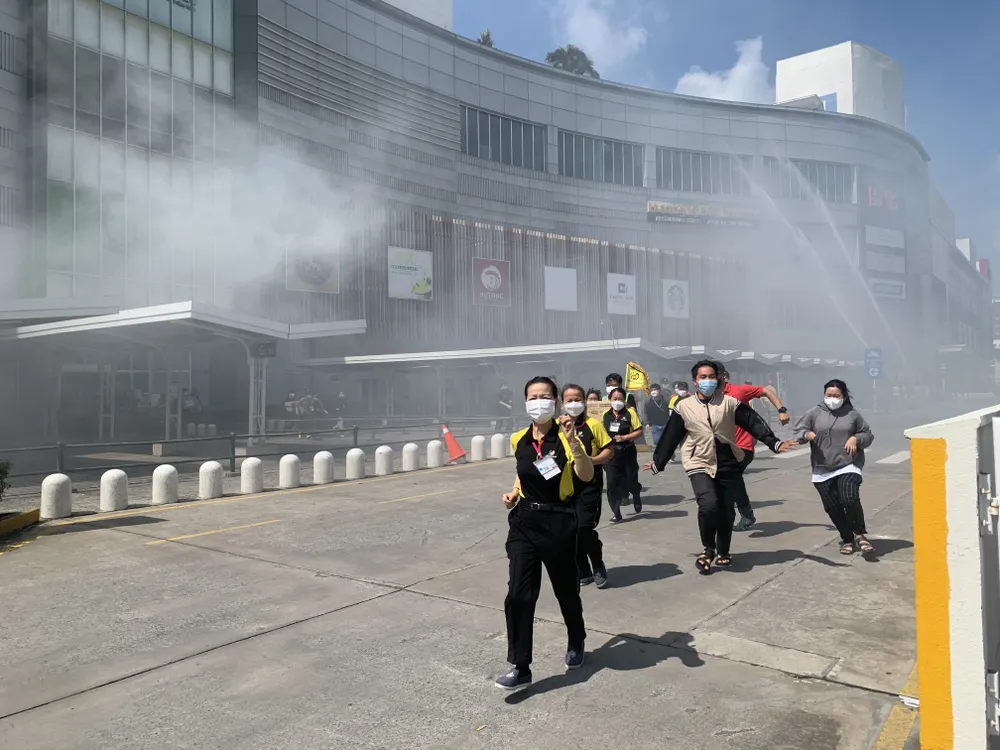 2.300 người tham gia diễn tập chữa cháy ở trung tâm thương mại ảnh 3