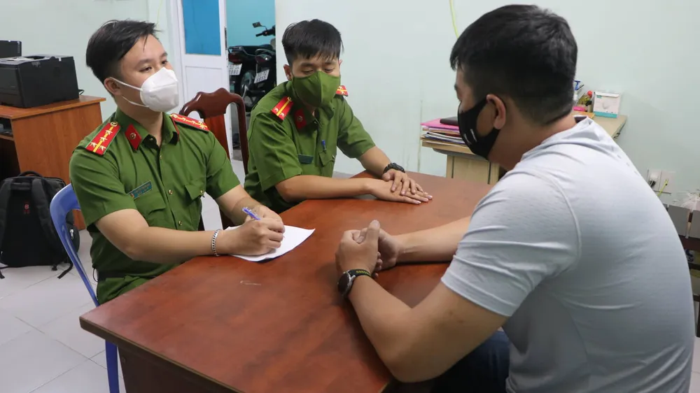 Vụ bác sĩ bị hành hung: Củng cố chứng cứ, nếu đủ cơ sở sẽ khởi tố vụ án ảnh 1