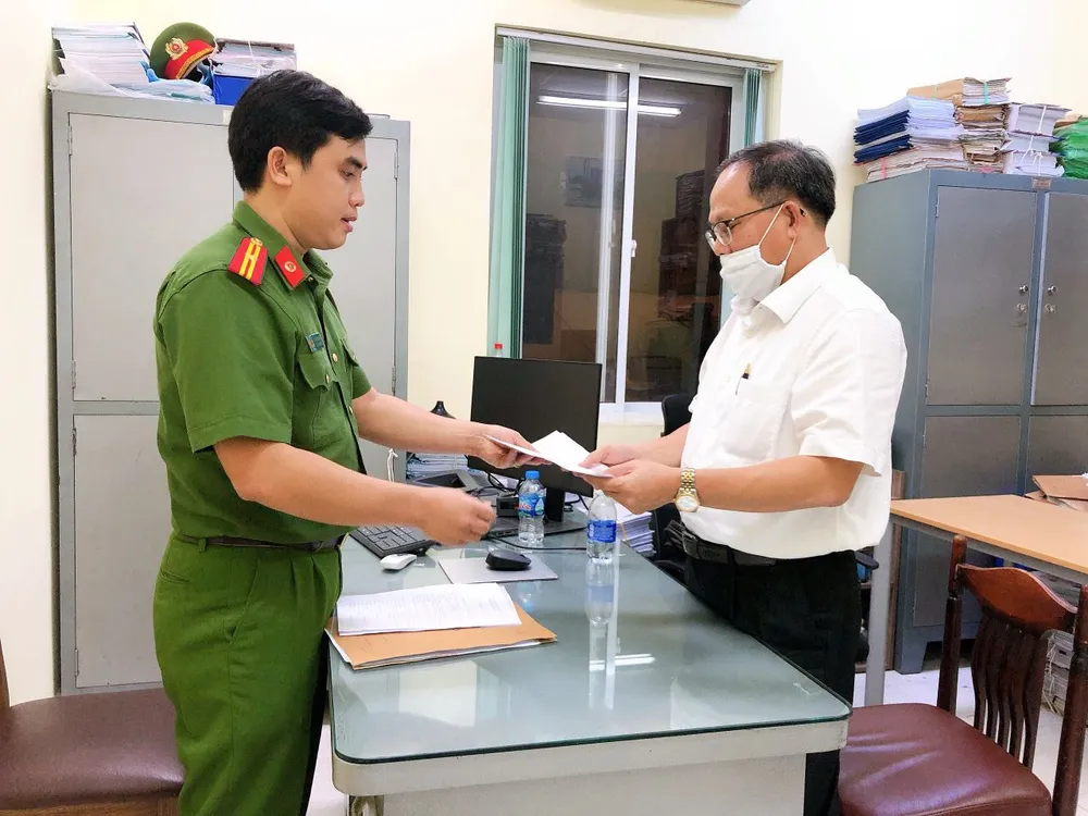 Truy tố ông Tất Thành Cang trong vụ bán khoảng 32ha đất Phước Kiển ảnh 2