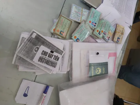 Bắt nhóm cho vay nặng lãi quay video để khống chế con nợ ảnh 2