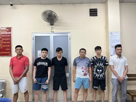 Bắt nhóm cho vay nặng lãi quay video để khống chế con nợ ảnh 1