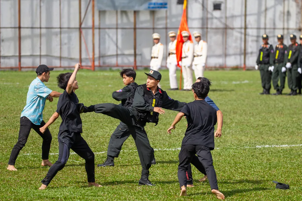 Ra mắt Trung đoàn Cảnh sát cơ động dự bị chiến đấu thuộc Công an TPHCM ảnh 18