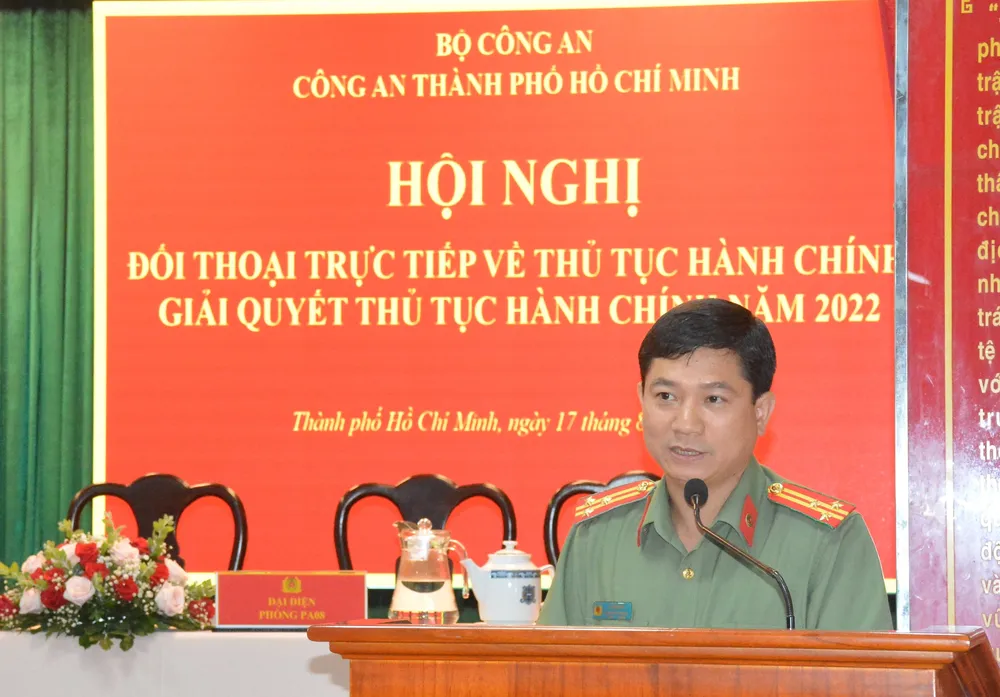 Công an TPHCM hứa tiếp thu kiến nghị “không thu sổ hộ khẩu” ảnh 1