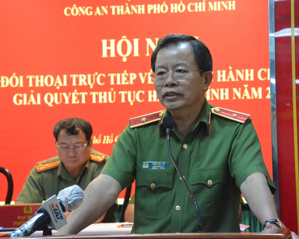 Công an TPHCM hứa tiếp thu kiến nghị “không thu sổ hộ khẩu” ảnh 4