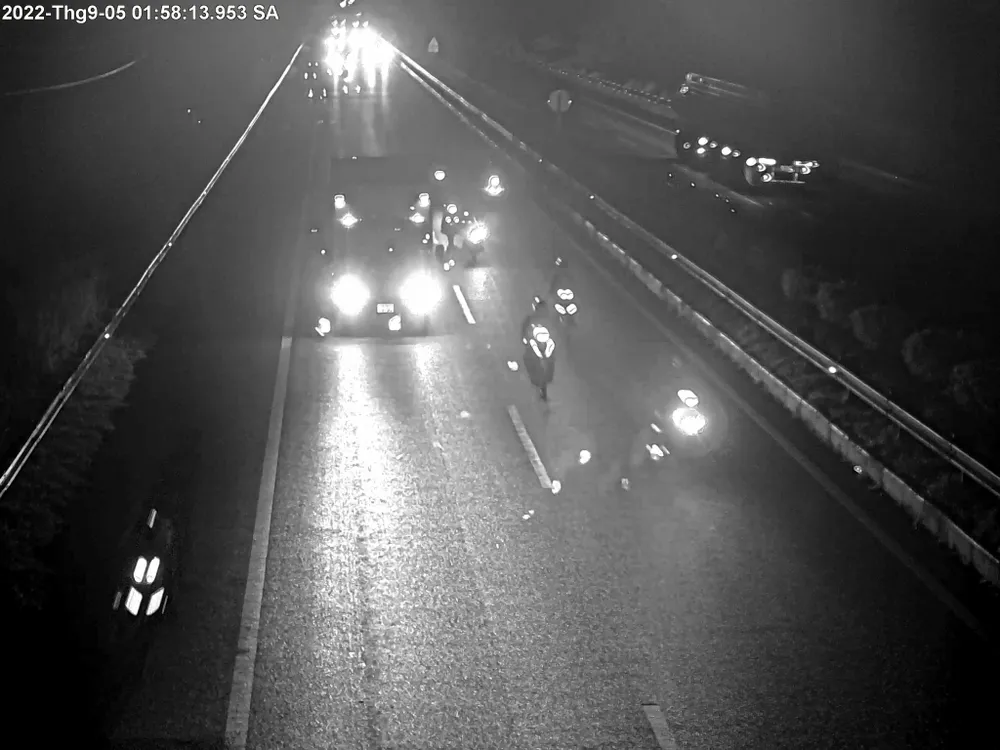 Ngăn chặn nhóm “quái xế” đi vào đường cao tốc TPHCM – Long Thành – Dầu Giây ảnh 2