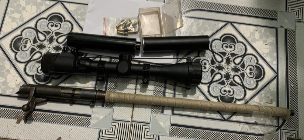 Nghi phạm dùng súng tự chế cướp cửa hàng tiện lợi khai gì? ảnh 2