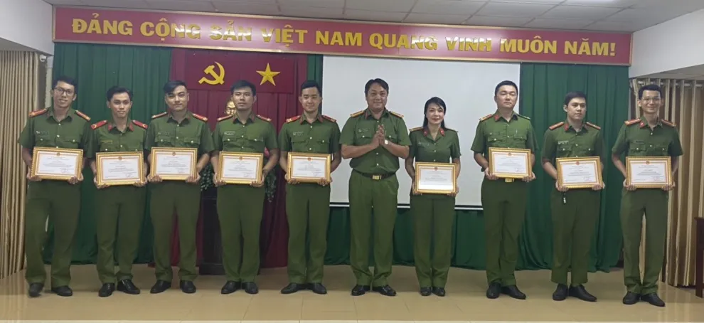 Công an TPHCM khen thưởng 170 cá nhân có thành tích xuất sắc ảnh 1