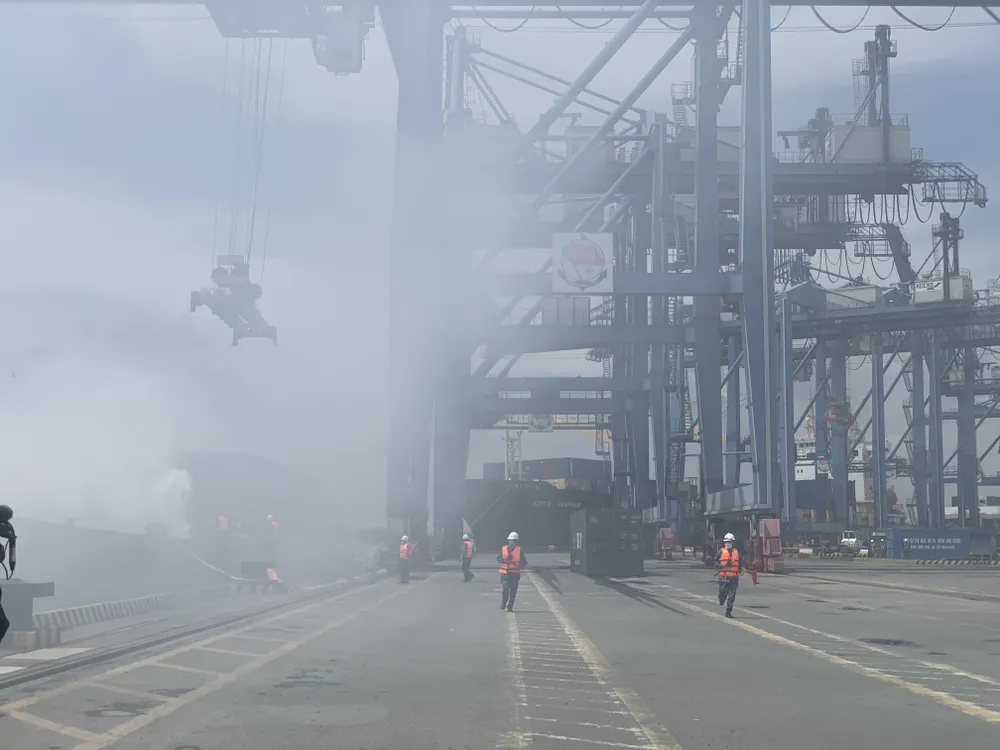 Gần 1.900 người tham gia diễn tập chữa cháy ở Tân Cảng Cát Lái ảnh 5