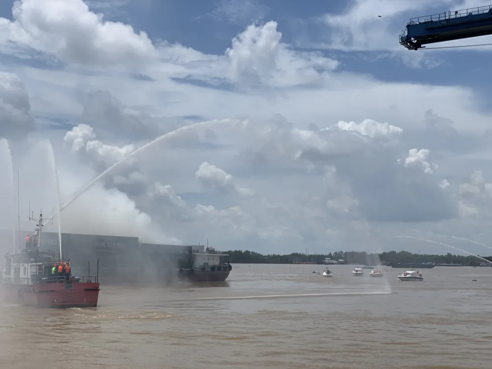 Gần 1.900 người tham gia diễn tập chữa cháy ở Tân Cảng Cát Lái ảnh 18