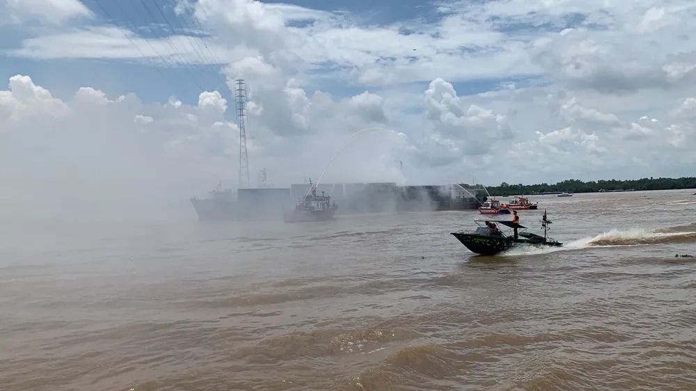 Gần 1.900 người tham gia diễn tập chữa cháy ở Tân Cảng Cát Lái ảnh 22