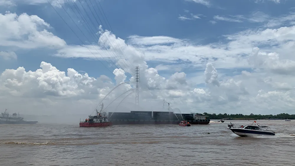 Gần 1.900 người tham gia diễn tập chữa cháy ở Tân Cảng Cát Lái ảnh 20