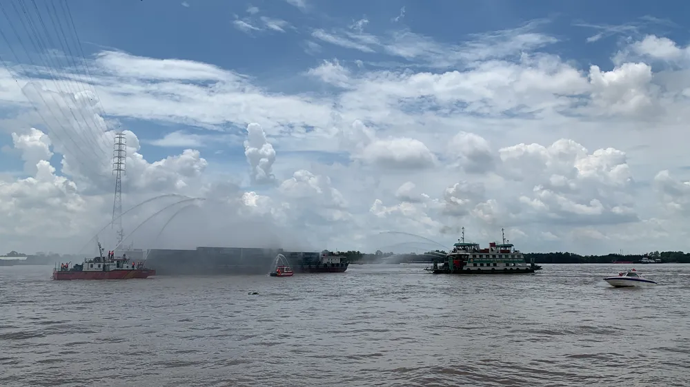 Gần 1.900 người tham gia diễn tập chữa cháy ở Tân Cảng Cát Lái ảnh 21