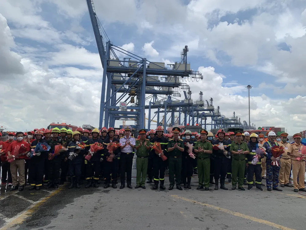 Gần 1.900 người tham gia diễn tập chữa cháy ở Tân Cảng Cát Lái ảnh 26