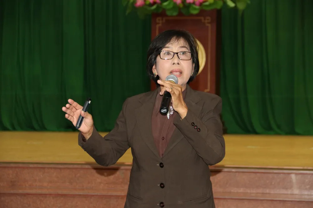 Bà Lê Thị Thanh Nhã, nguyên Phó Trưởng Phòng Văn hóa Gia đình, Sở Văn hóa và Thể thao TPHCM chia sẻ tại hội nghị