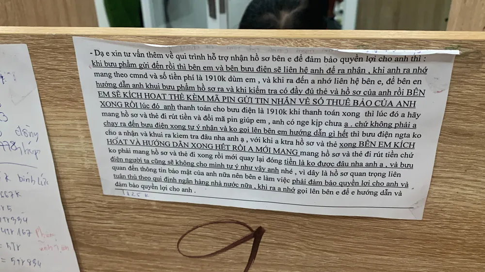 Xuyên đêm khám xét nhiều nơi liên quan đường dây mạo danh ngân hàng để lừa đảo ảnh 7