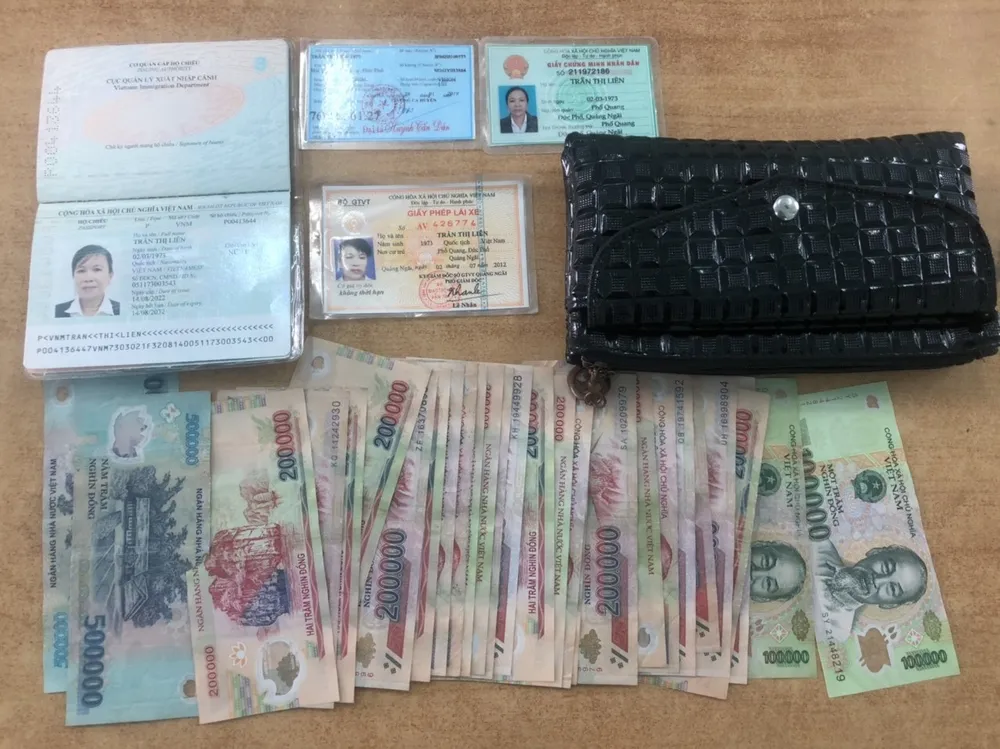 Bắt 2 đối tượng chuyên móc túi ở Bệnh viện Chợ Rẫy ảnh 3