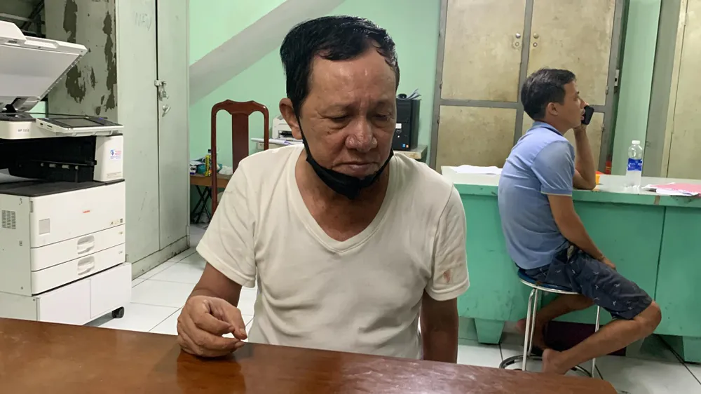 Bắt 2 đối tượng chuyên móc túi ở Bệnh viện Chợ Rẫy ảnh 1